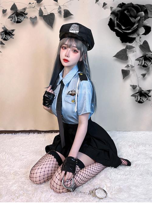 热辣可爱制服下载指南：三个免费网站推荐