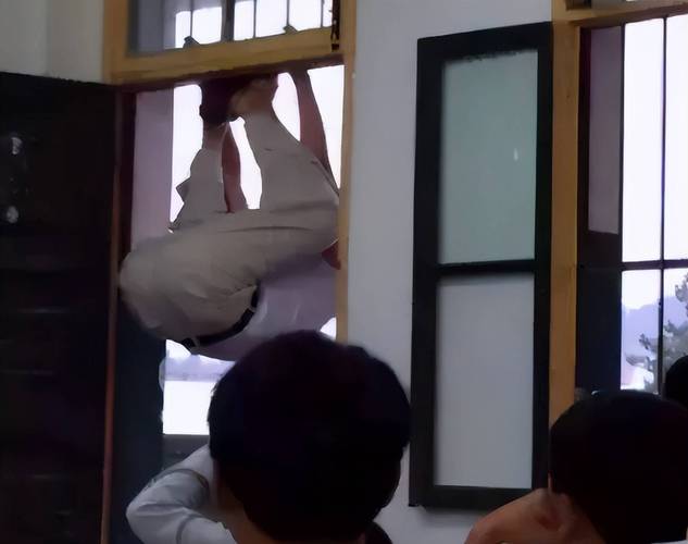 新手玩盗摄学园安卓汉化版 必看简易入门操作技巧指南